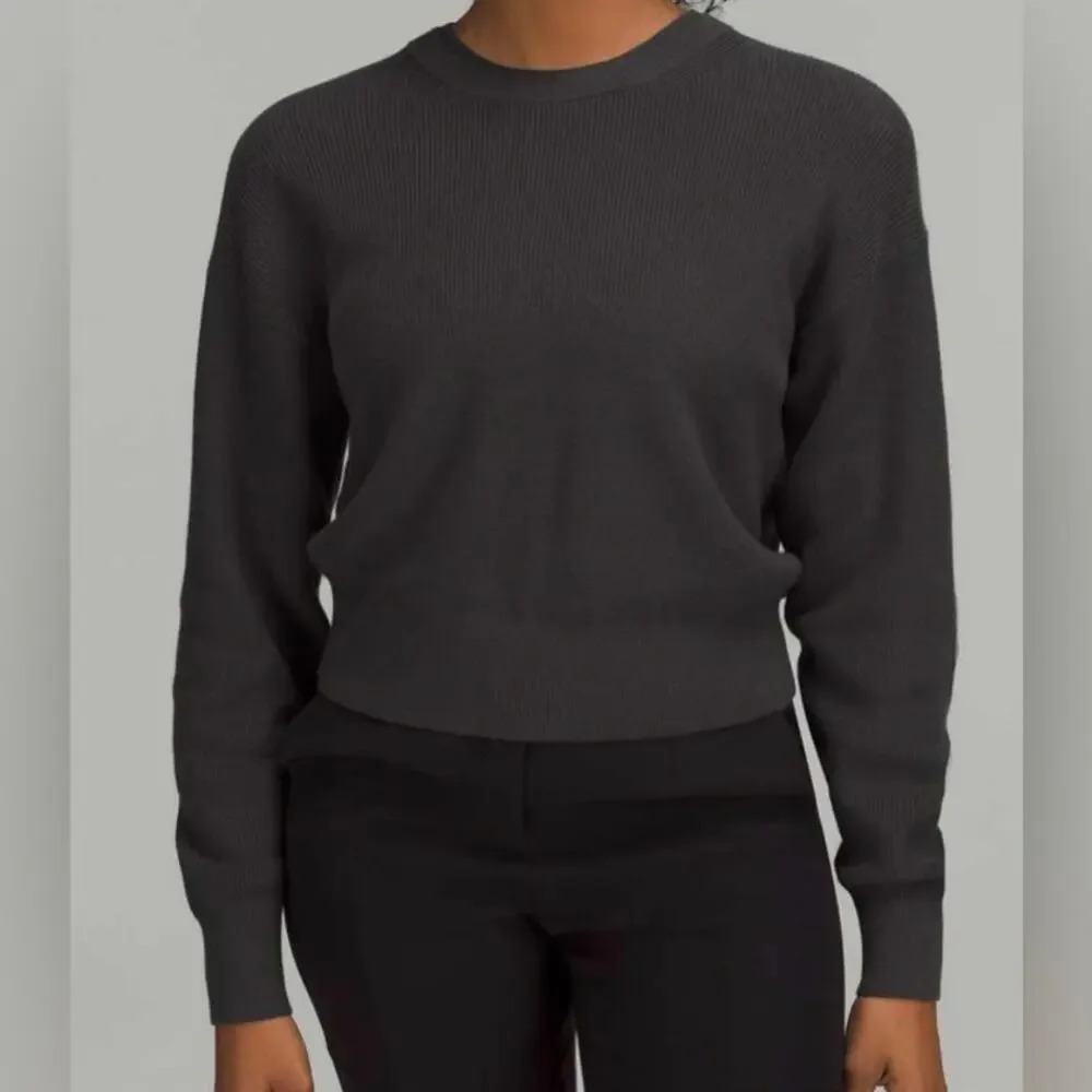 Lululemon Waist Length Crewneck Sweater Graphite Gray Size 10